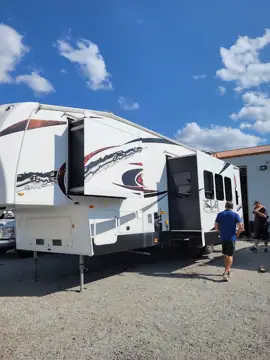 Robbins Auto and RV Sales photo 3