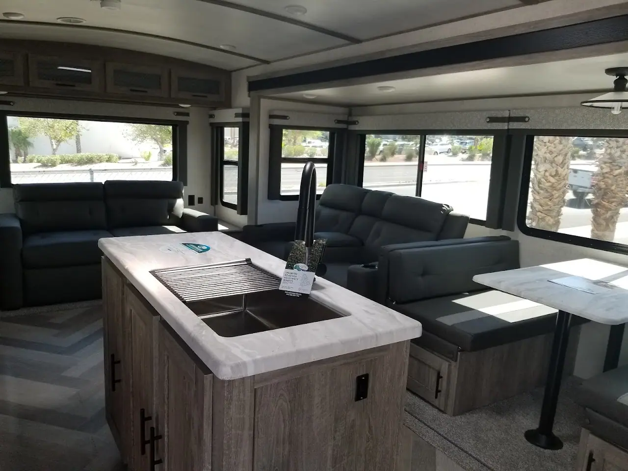 RV Country (Laughlin), RV dealers in Laughlin