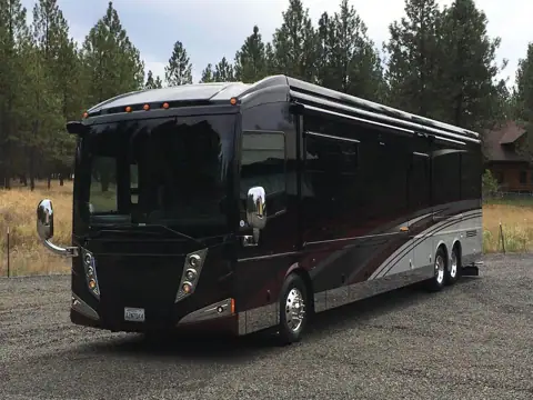 Winnebago / Country Coach Factory Service Center in Junction City, OR