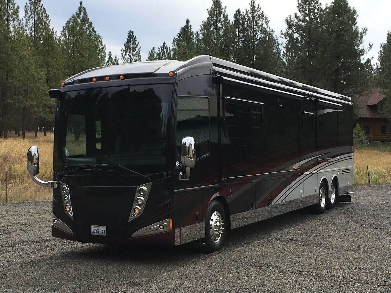 Winnebago / Country Coach Factory Service Center, RV dealers in Junction City