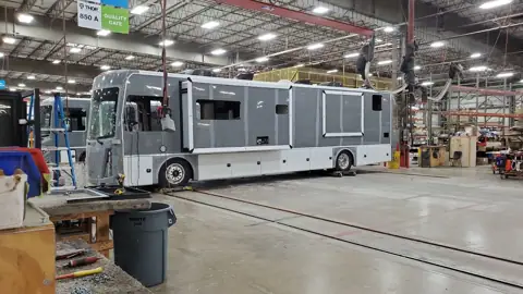 Thor Motor Coach - Plant 850 (Wakarusa) photo 3