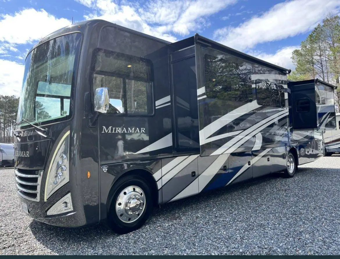 Miles and Smiles, RV dealers in Cresskill