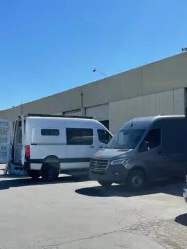ÜB Vans photo 2