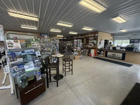 Schieks RV photo 2