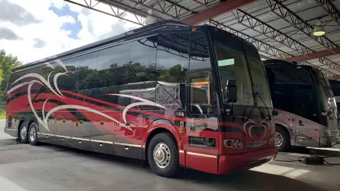 Quality Motor Coach photo 3