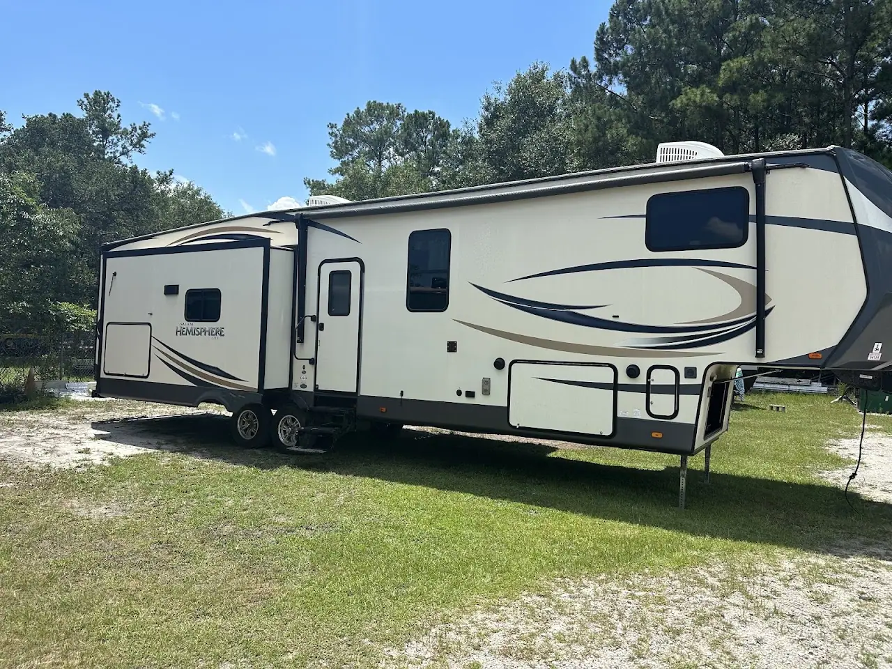 Happy Days Auto and RV, RV dealers in Conway