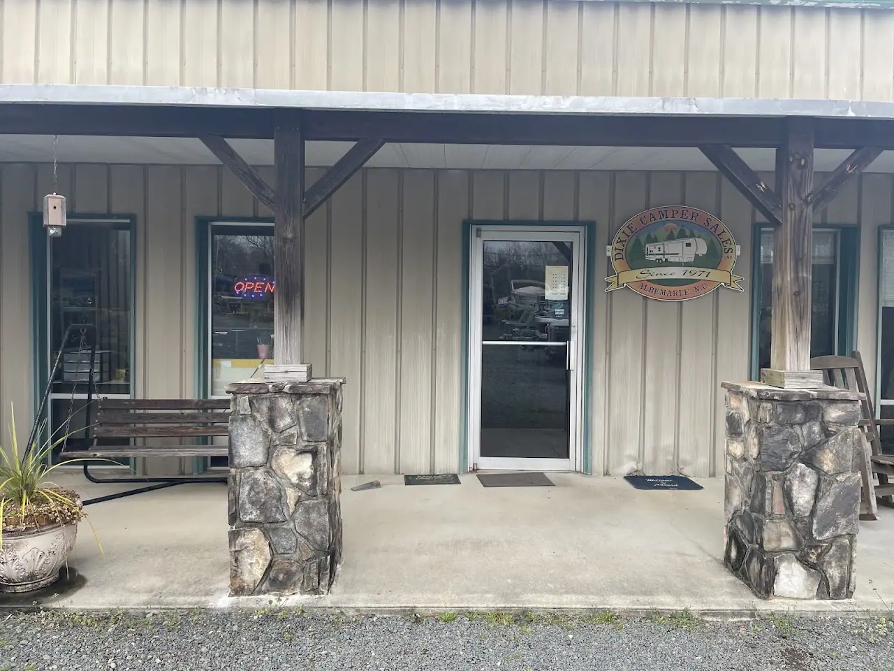 Dixie Camper & Marine Sales Inc, RV dealers in Albemarle