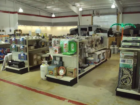 Blue Compass RV North Beaumont Service Center (ExploreUSA Supercenter) photo 2