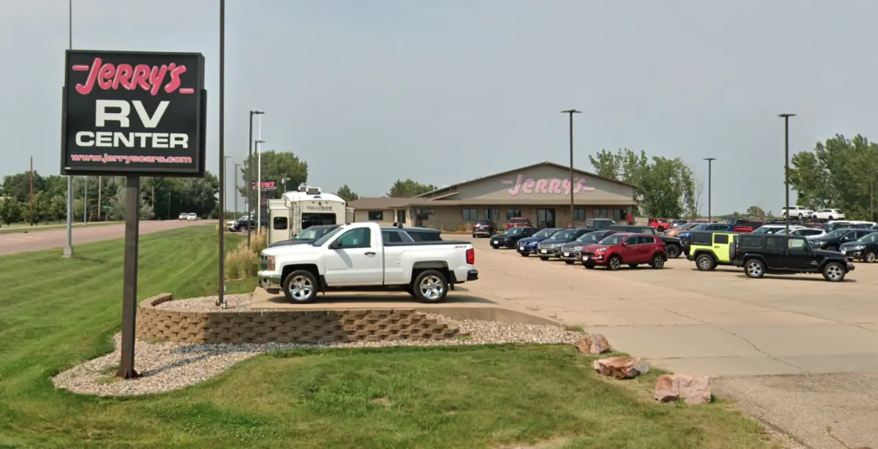 Jerry's Campers & RV Center, RV dealers in Lennox