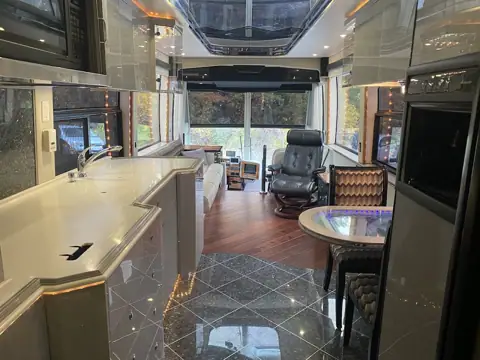 Panterra Luxury Coach in Holland, MI