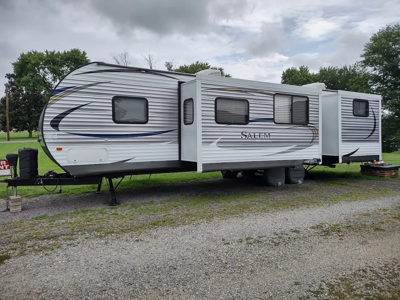 Pilot RV Rentals, LLC, RV dealers in Pilot Mountain