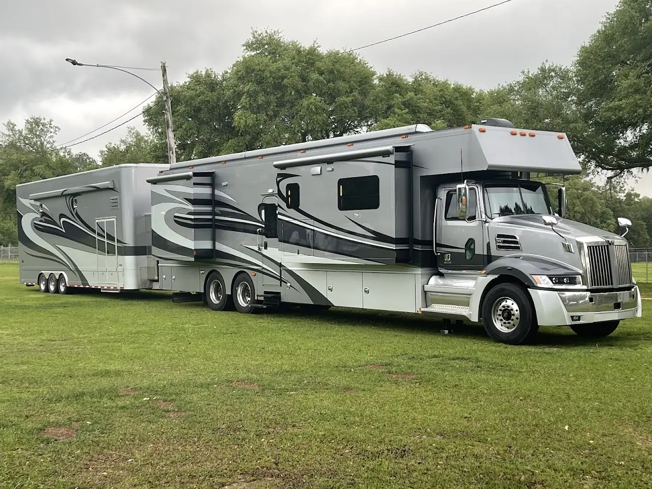 Westside Motorcoach, RV dealers in Marengo