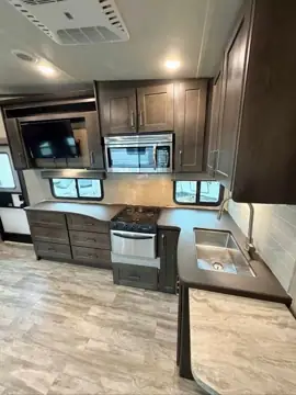 RV SALES OUTLETS photo 3