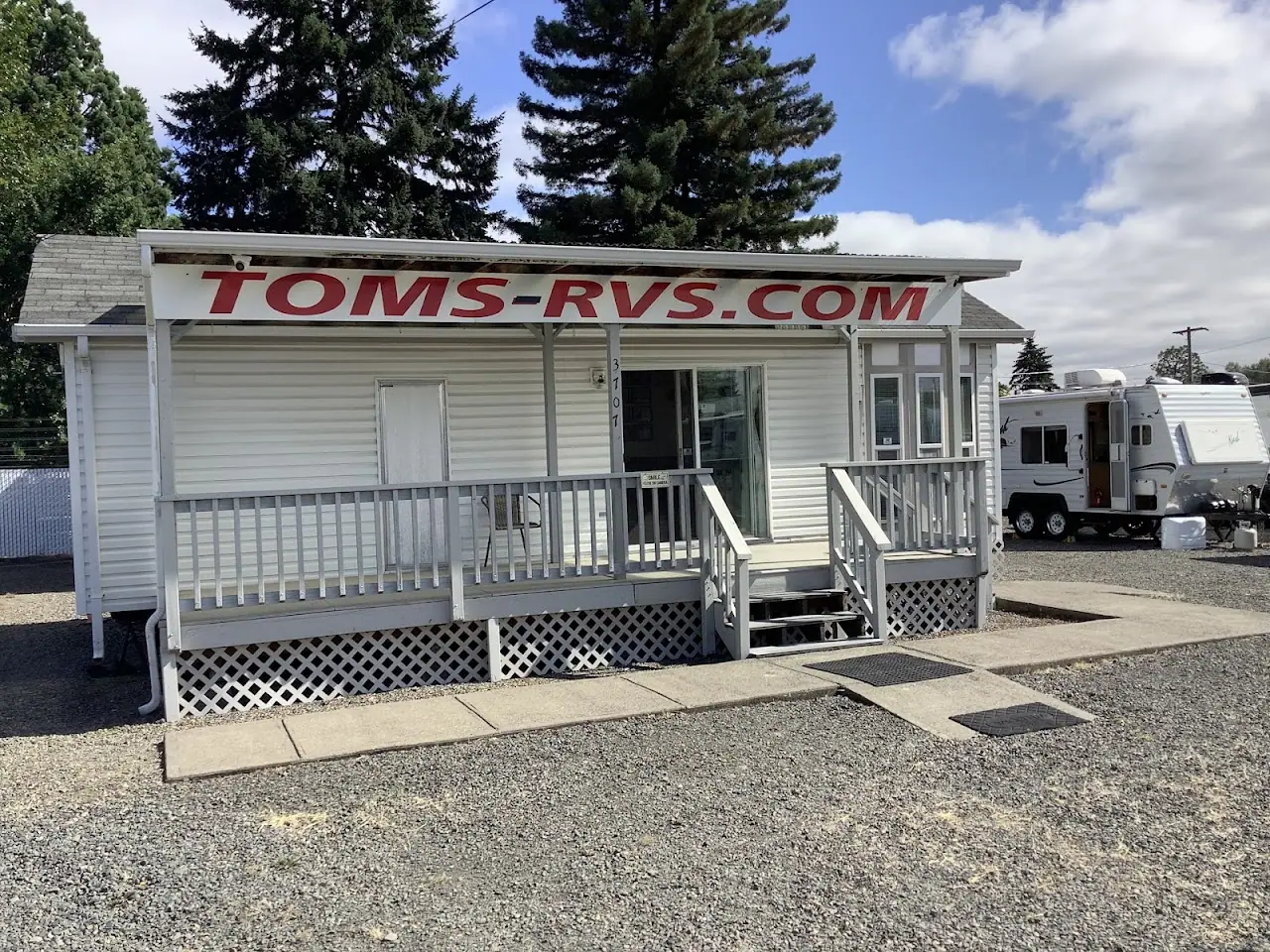 Tom's Travel Homes, RV dealers in Salem