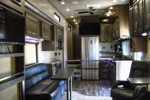 Desert RV Center photo 2