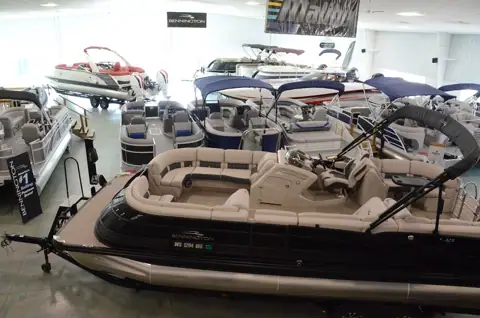 Hawkeye Boat & RV Sales photo 3