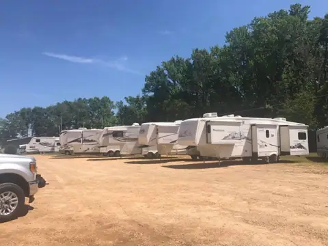 550 RVs in McComb, MS
