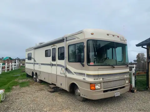 B & B Campers & Rv's in Newport, NH
