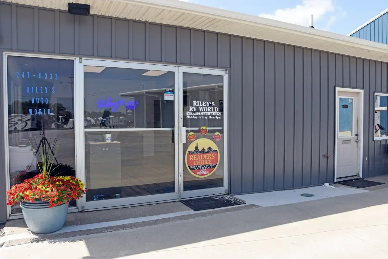 Riley's RV World, RV dealers in Mayfield