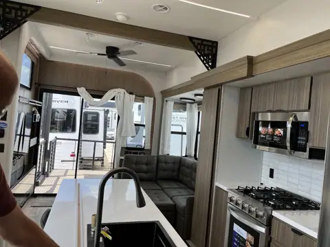 DeMontrond RV photo 2