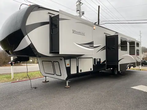 Mc Croskey Auto & RV Sales photo 3