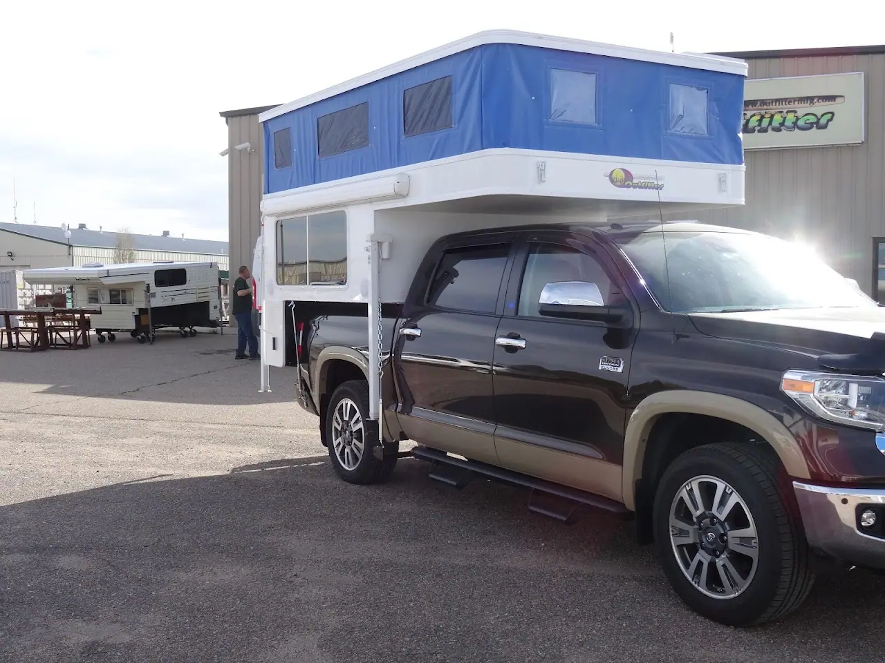 Outfitter RV Manufacturing, RV dealers in Longmont