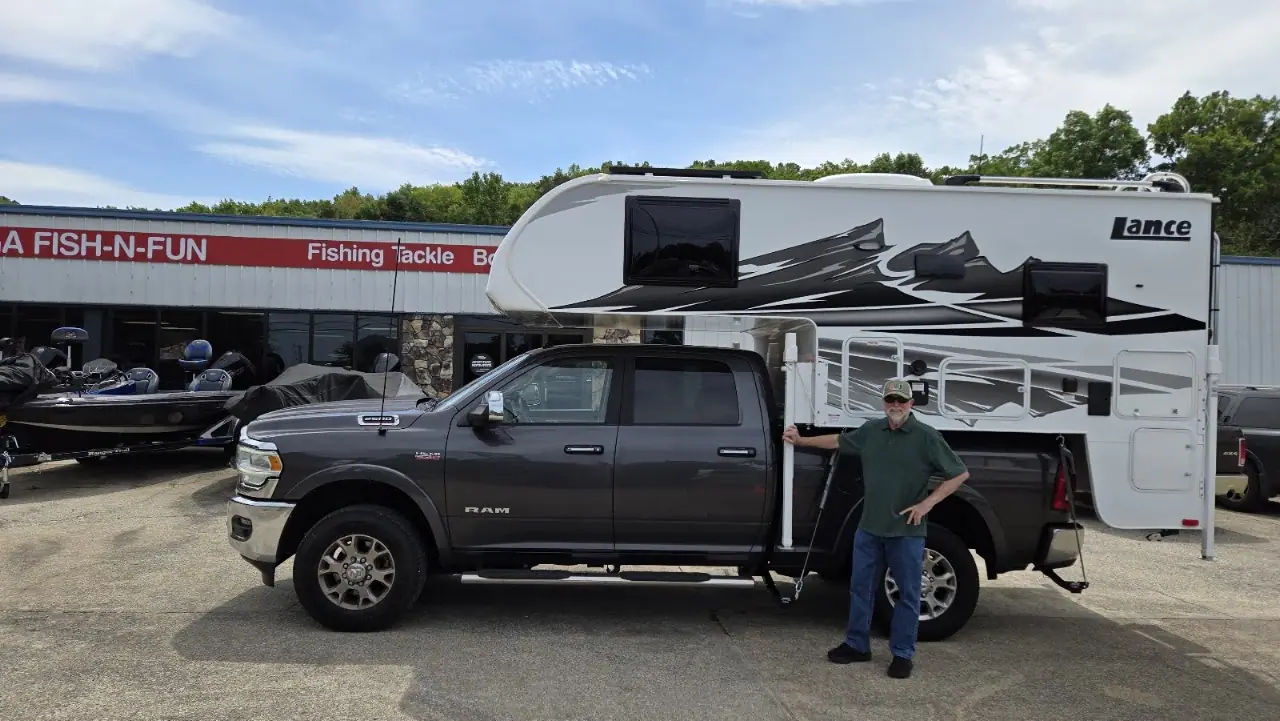 Chattanooga Fish-N-Fun LLC, RV dealers in Hixson
