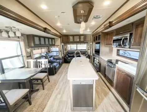 Basecamp Rv Sales photo 2
