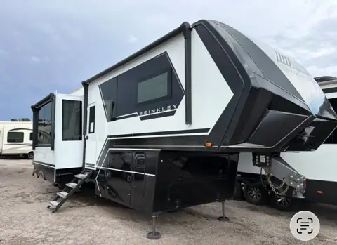 Basecamp Rv Sales photo 3