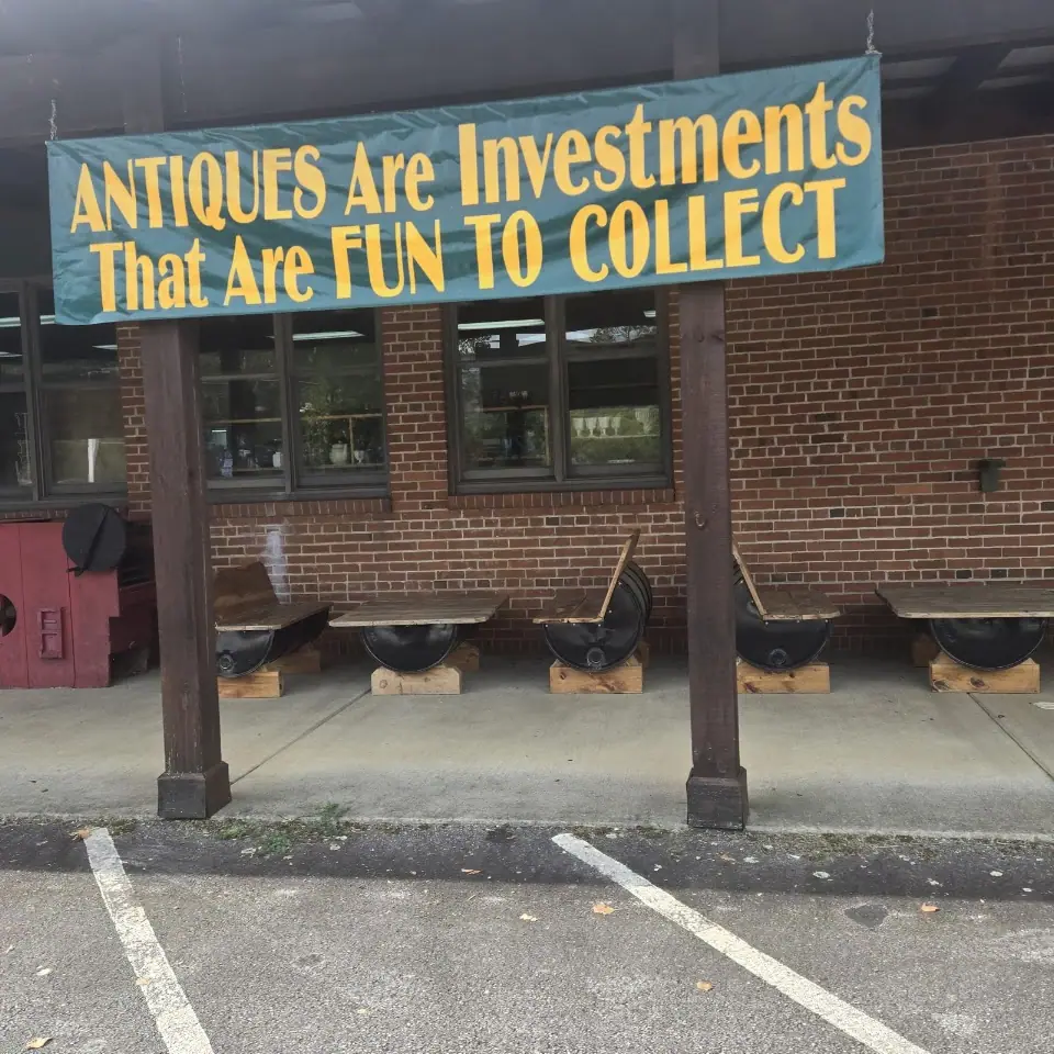 WHISTLE STOP DEPOT ANTIQUES & RV PARK, RV dealers in Franklin
