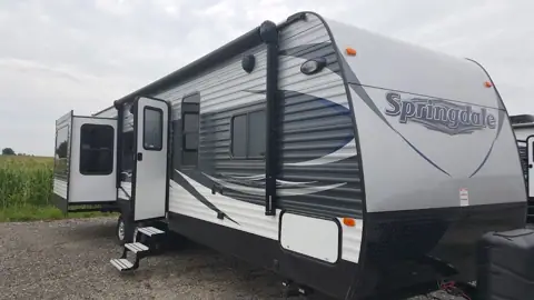 Shafer's Truck & RV Sales LLC photo 3