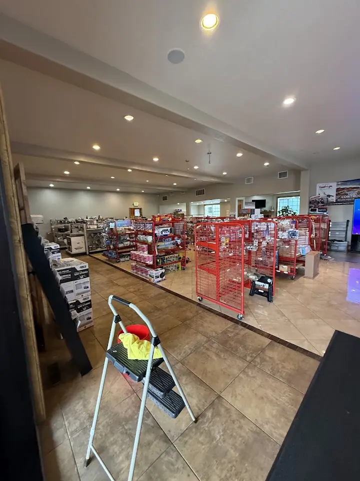 Neal's RV Center, RV dealers in Orem