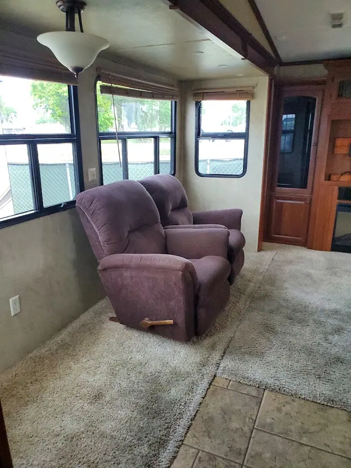 Central Florida Bus and Auto Sales, RV dealers in Lakeland