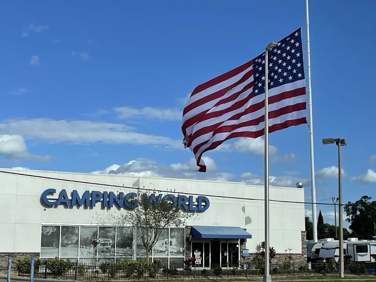 Camping World - Holiday, RV dealers in Holiday