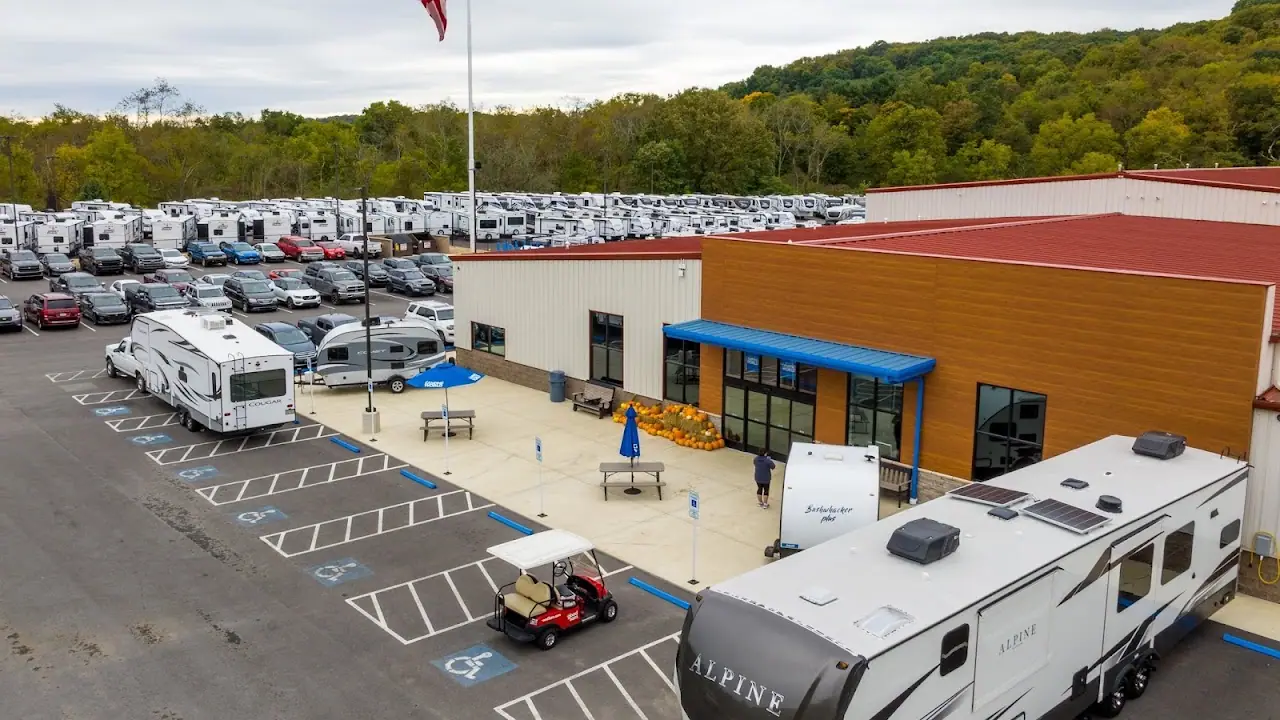 Camping World - Apollo, RV dealers in Apollo