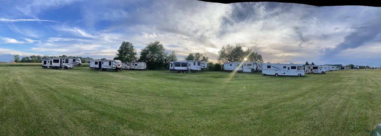 Cloverleaf RV Inc / Southwest Storage llc, RV dealers in Schoolcraft