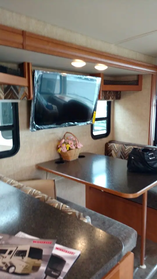 Lewis Auto, RV dealers in Dayton