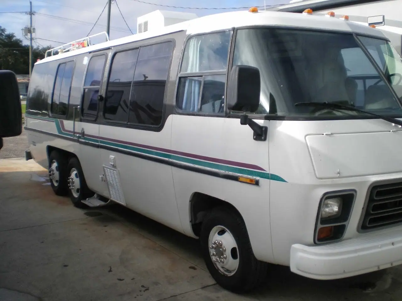Golby Motor Company / Workhorse and GMC Motorhome Parts / Repair Specialist, RV dealers in Sumterville