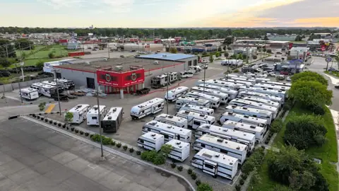 Red10 RV photo 3