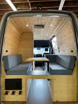 7 Seas Vans photo 2