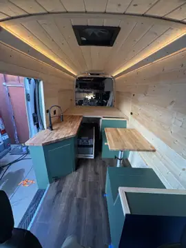 7 Seas Vans photo 3