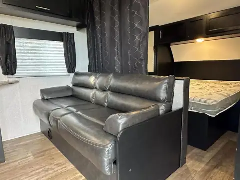LENS CAR DEALER in Hialeah, FL