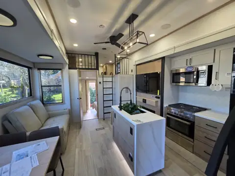 South Hill RV Sales photo 2