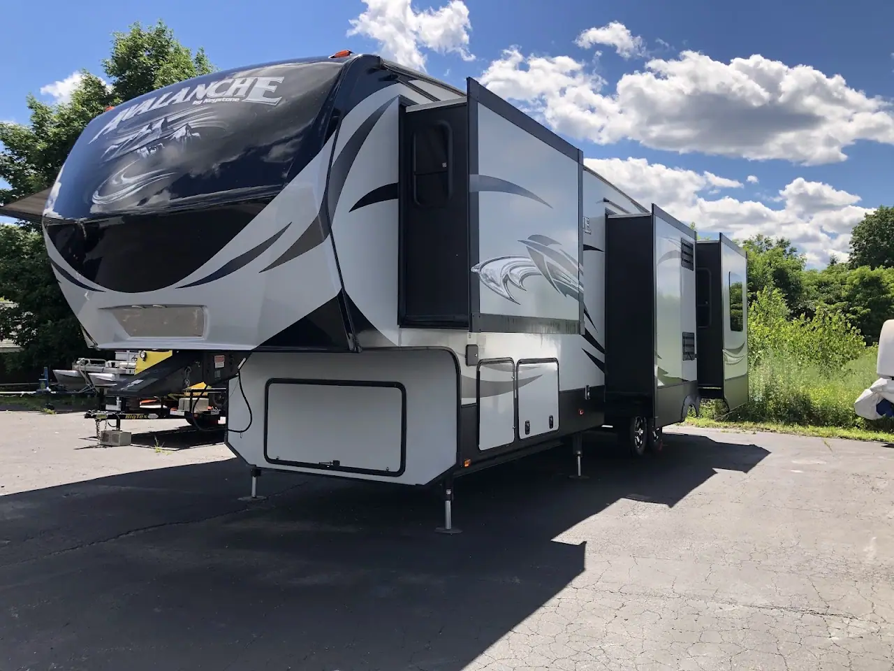 Ashley Remarketing Services, RV dealers in Rensselaer
