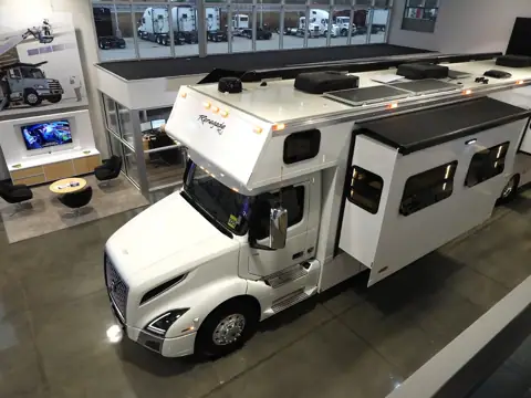 M&K Sport Coach RV in Pendleton, IN