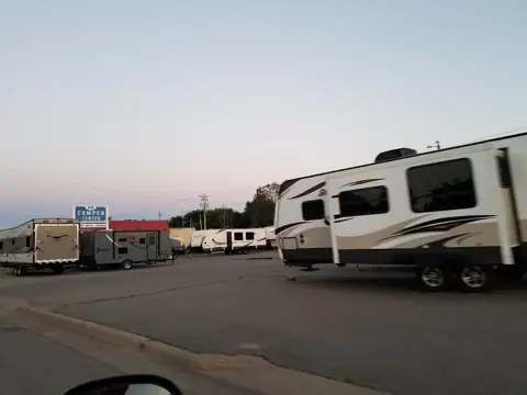 R & R Camper Center Ltd photo 2