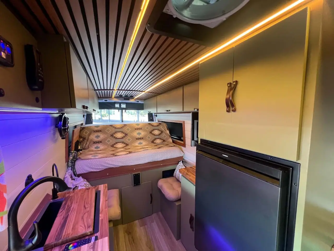 Coastal Vans, RV dealers in West Kingston