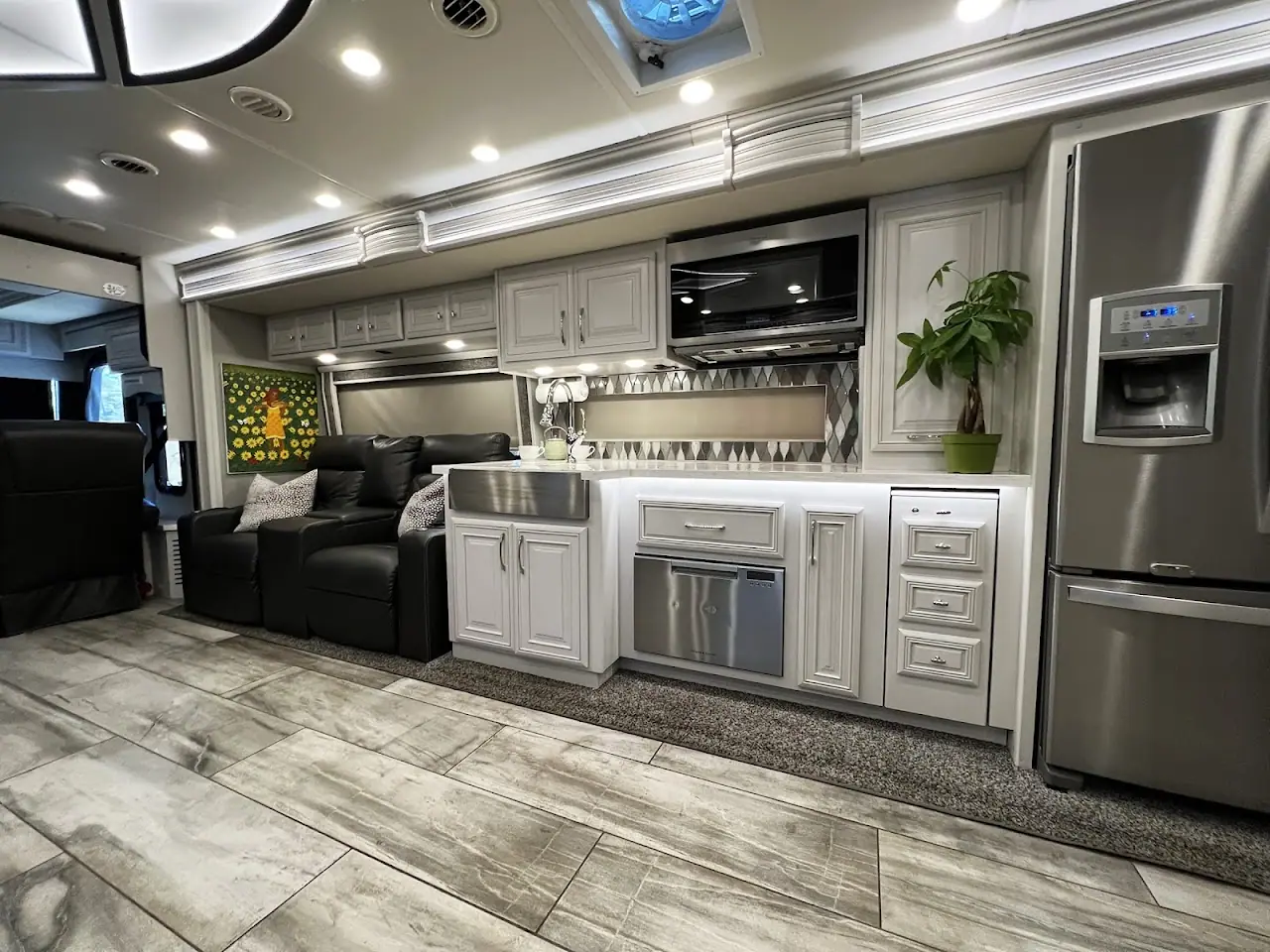 Allstar Coaches RV Rentals, RV dealers in Coopersburg
