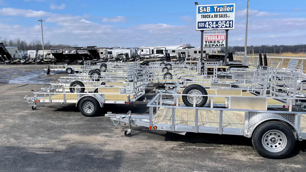 S & B Trailer Truck & RV Sales, LLC, RV dealers in Suamico