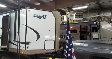 Kunes Freedom RV photo 2